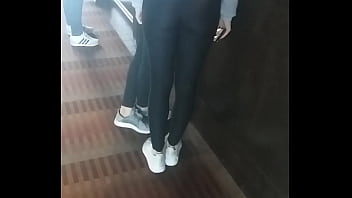 beautiful ass in hotel leggings